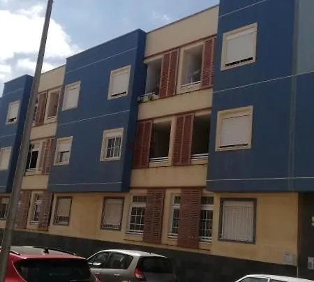 Apto Isa: Amplio Y Acogedor Apto De 75M Con Terraza, Aire Acondicionado Y Parking Gratuito Los Abrigos Exterior foto