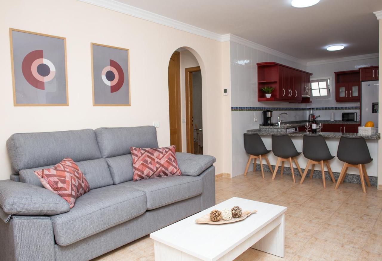 Apto Isa: Amplio Y Acogedor Apto De 75m Con Terraza, Aire Acondicionado Y Parking Gratuito * Los Abrigos